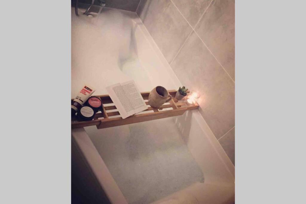 Artist Home - City Center - Bathtub - Terrasse - Full Appartment 루앙 외부 사진