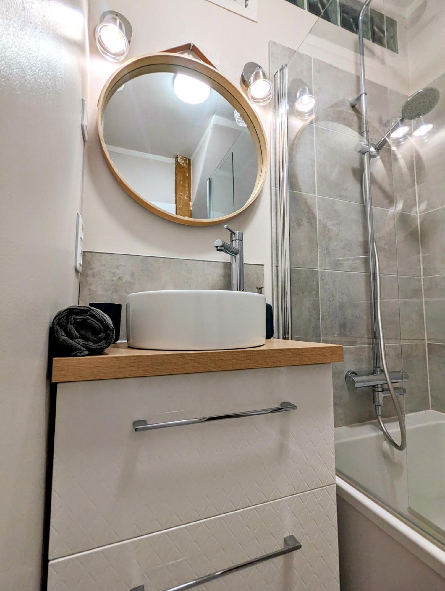 Artist Home - City Center - Bathtub - Terrasse - Full Appartment 루앙 외부 사진